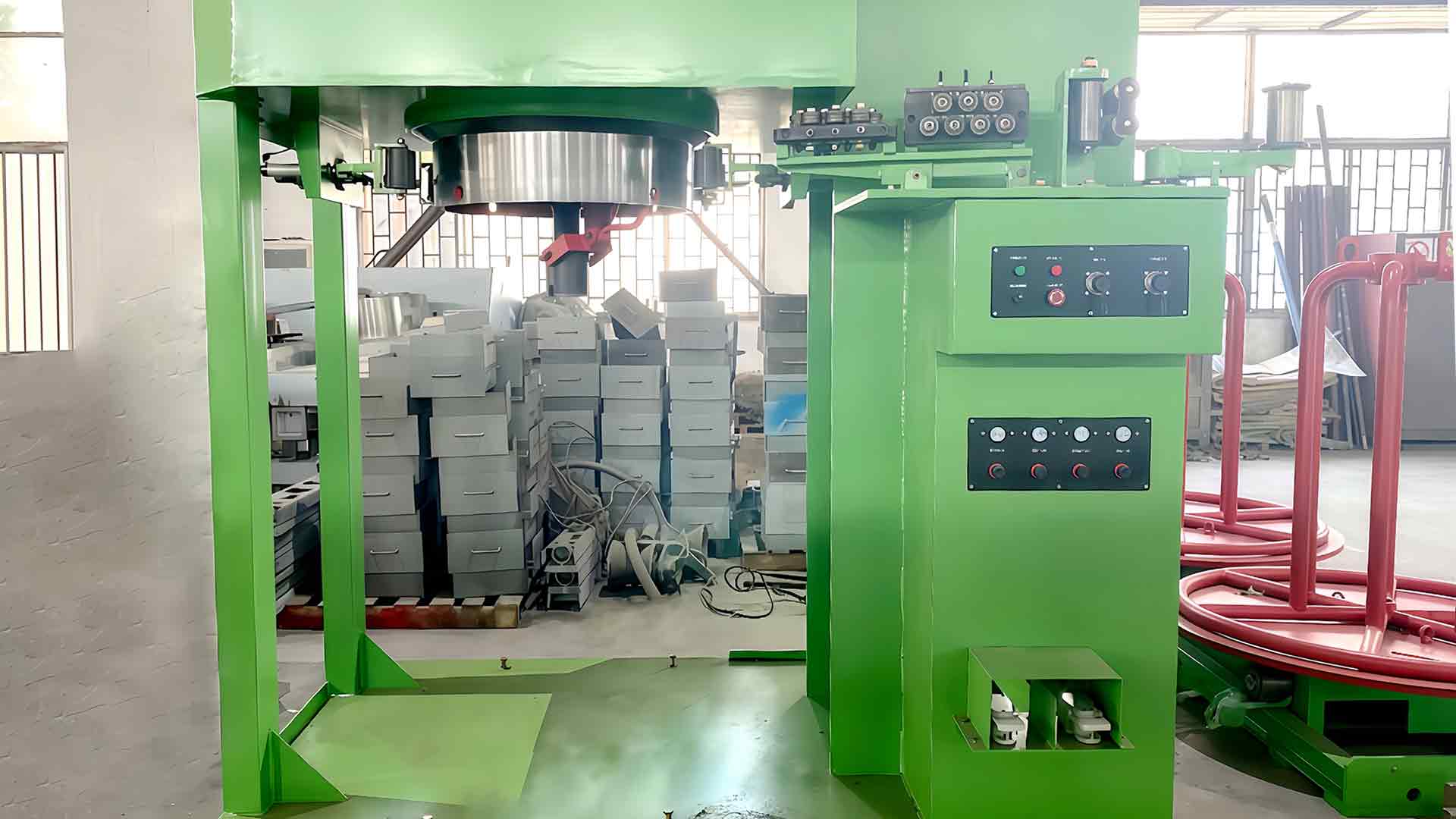 Kuinka vesisäiliön langanvetokone hallitsee langan pintavirheitä, kuten naarmuja, hapettumista tai mikrohalkeamia piirustuksen aikana?